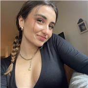 Hola! Soy profesora de danza, graduada en teatro musical, imparto clases de ballet, jazz, hiphop, contemporáneo y claque.